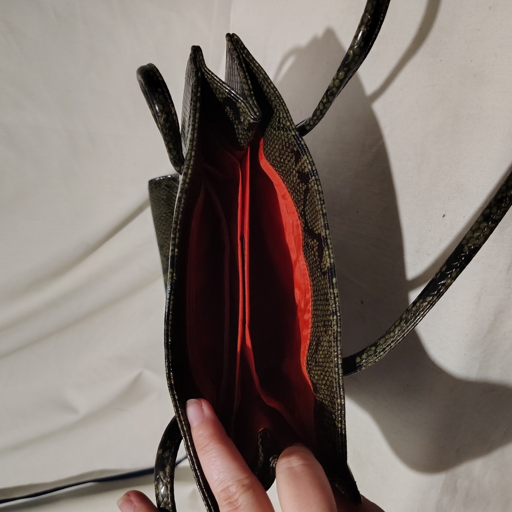 Nine West purse fake  snake skin, orange interior - Picture 4 of 5